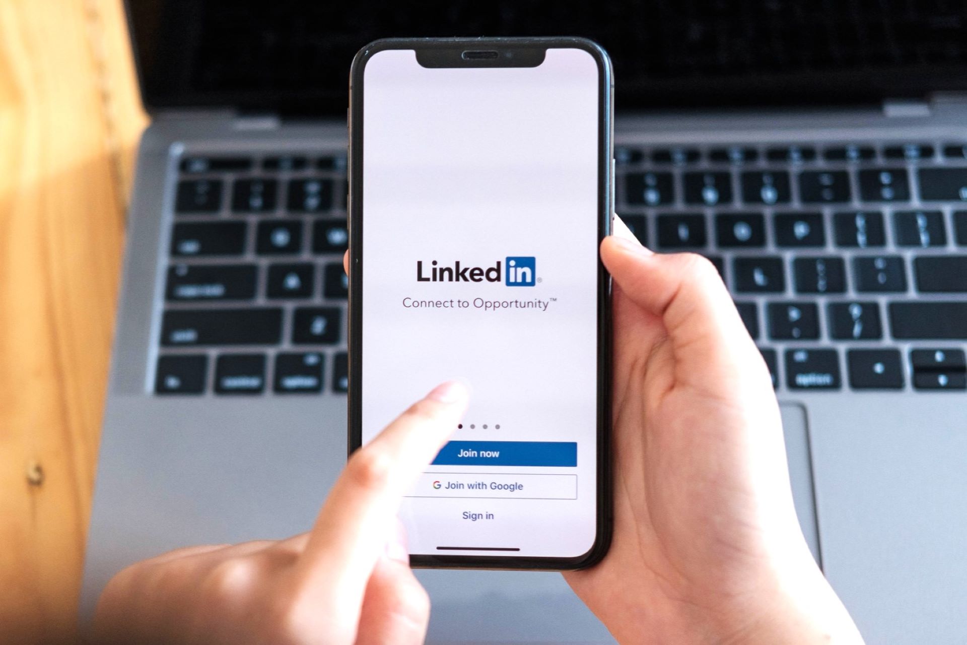 8 Best Free and Paid LinkedIn Training Certification Courses